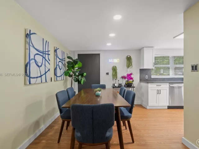 Дом в аренду по адресу 220 NW 134th St - фото 6888216