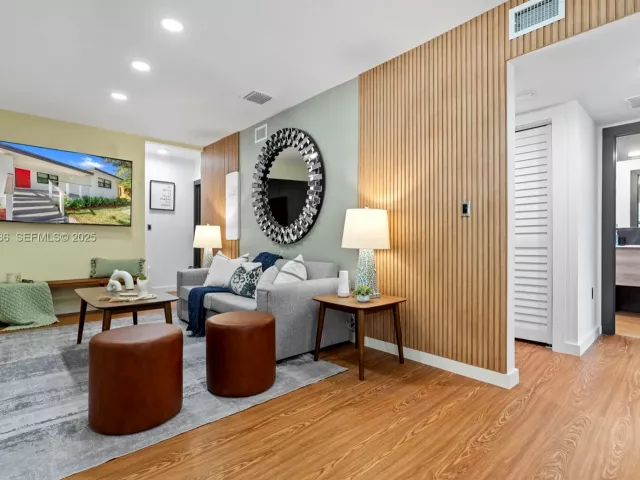 Дом в аренду по адресу 220 NW 134th St - фото 6888220