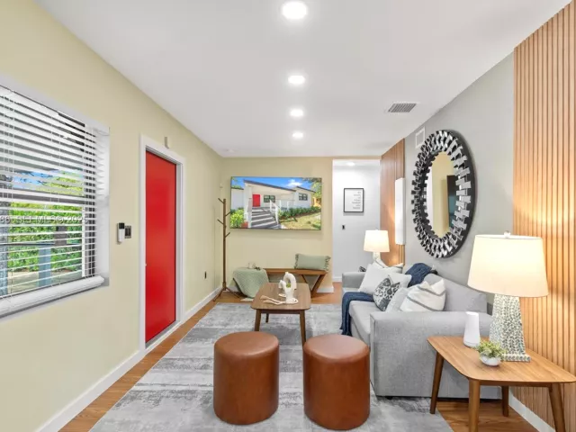 Дом в аренду по адресу 220 NW 134th St - фото 6888223