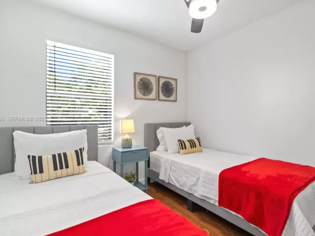 Дом в аренду по адресу 220 NW 134th St - фото 6888208