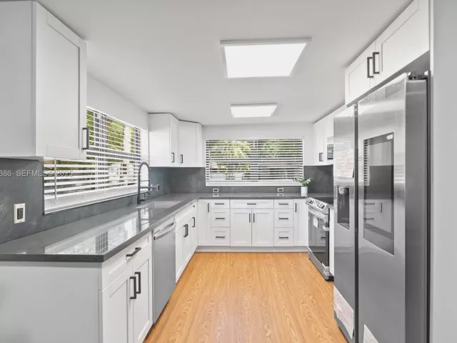 Дом в аренду по адресу 220 NW 134th St - фото 6888213