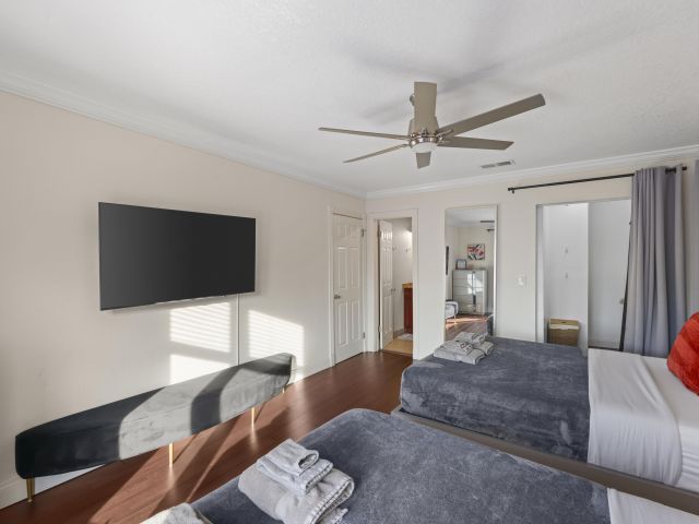 Продажа дома по адресу 15881 SW 8th Avenue - фото 6879583