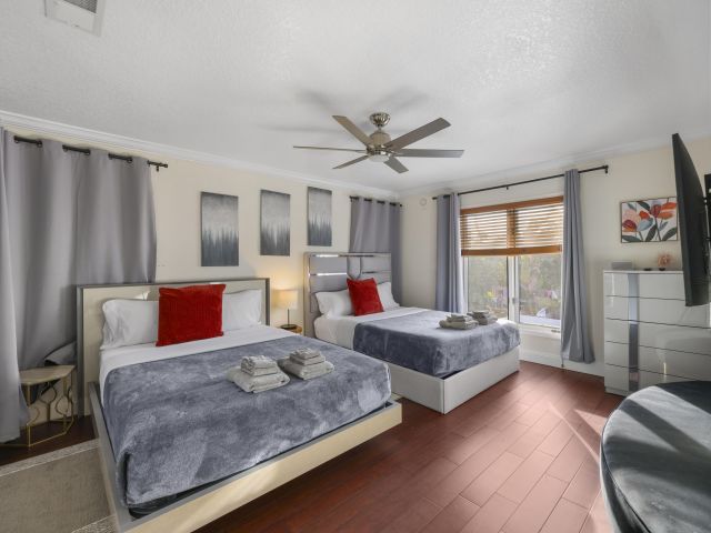 Продажа дома по адресу 15881 SW 8th Avenue - фото 6879584