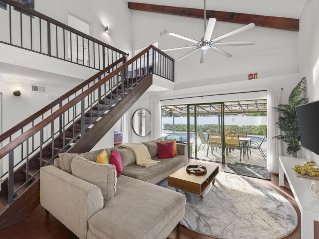 Продажа дома по адресу 15881 SW 8th Avenue - фото 6879587