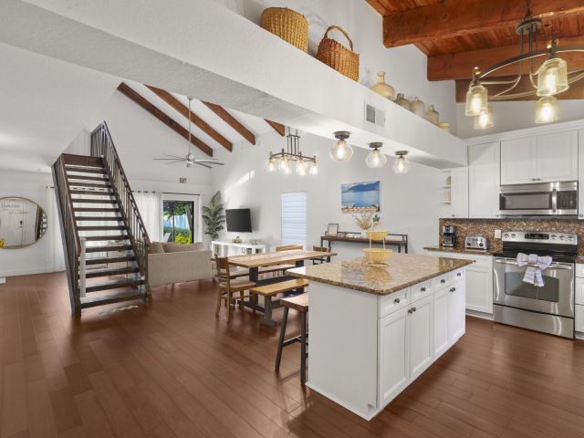 Продажа дома по адресу 15881 SW 8th Avenue - фото 6879594