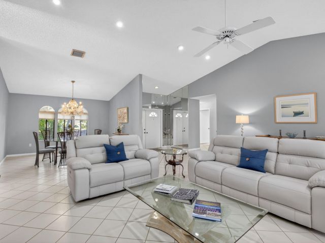 Продажа дома по адресу 2905 Riviera Drive - фото 6879567