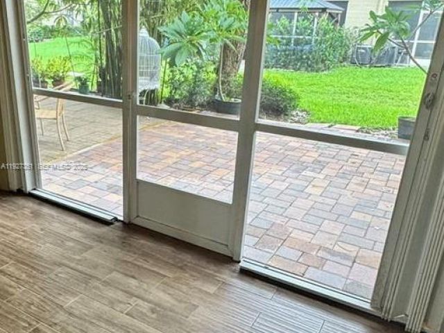 Дом в аренду по адресу 443 SW 122nd TER 443 - фото 7454304