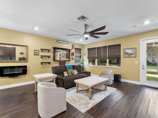 Продажа дома по адресу 4025 Marina Way - фото 6884264