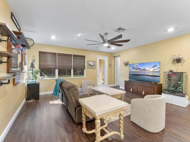 Продажа дома по адресу 4025 Marina Way - фото 6884265