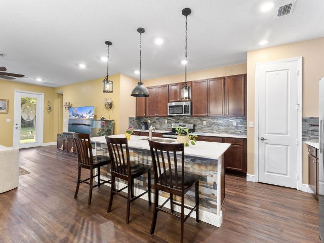 Продажа дома по адресу 4025 Marina Way - фото 6884272