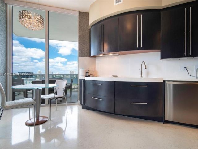 Продажа квартиры #1101 - фото 6879776