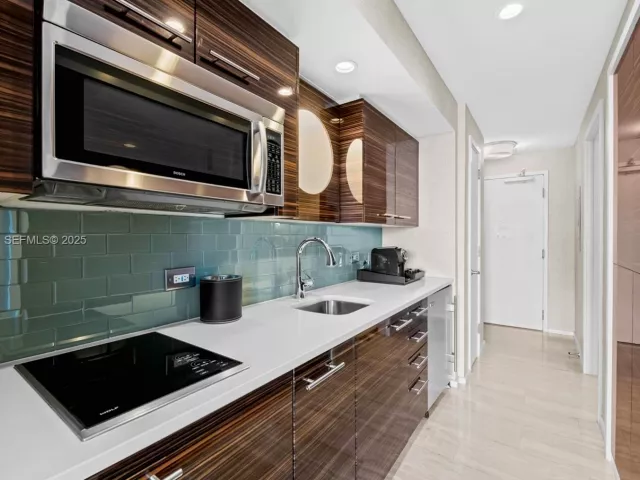 Продажа квартиры #R1904 - фото 6880081