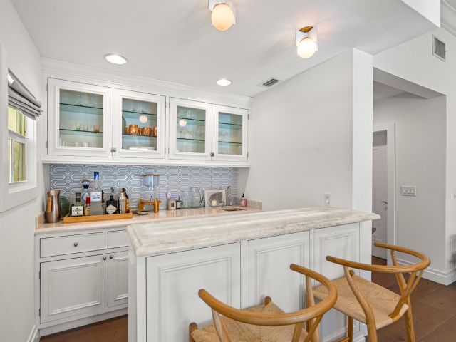 Продажа дома по адресу 399 Florenada Terrace - фото 6909731