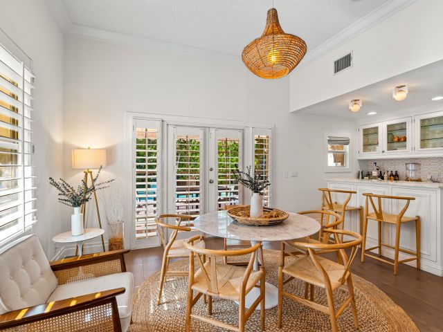 Продажа дома по адресу 399 Florenada Terrace - фото 6909732