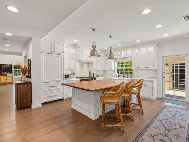 Продажа дома по адресу 399 Florenada Terrace - фото 6909740