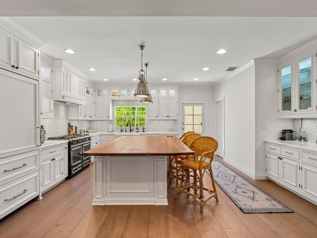 Продажа дома по адресу 399 Florenada Terrace - фото 6909741