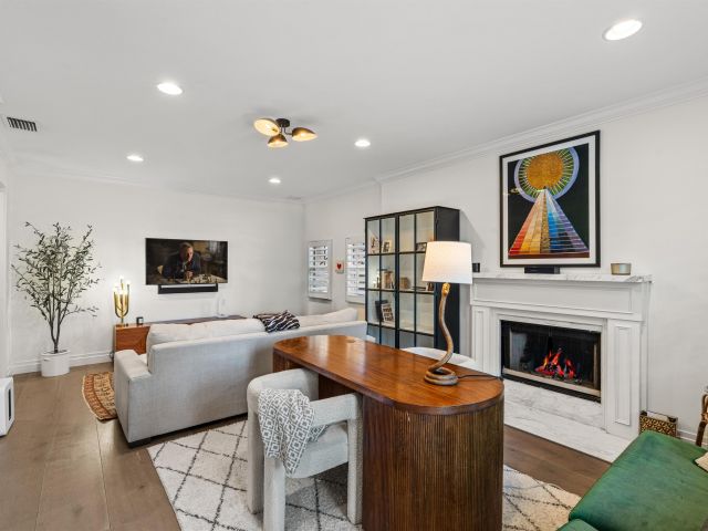 Продажа дома по адресу 399 Florenada Terrace - фото 6909743