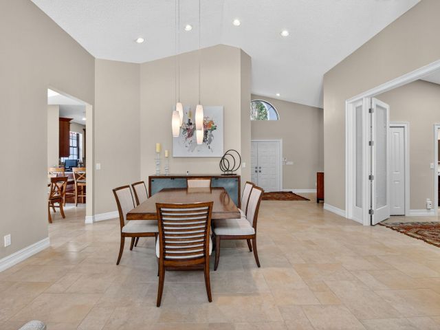 Продажа дома по адресу 5850 NW 21st Avenue - фото 6894834