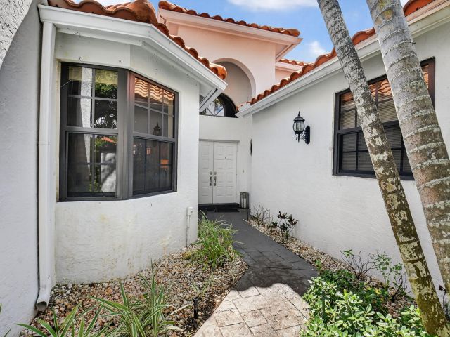 Продажа дома по адресу 5850 NW 21st Avenue - фото 6894836