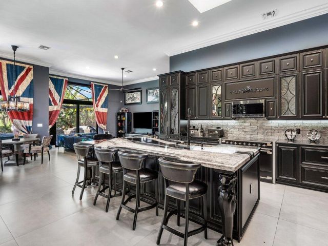 Продажа дома по адресу 4848 Chamal Circle - фото 6894884