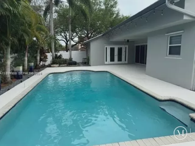 Дом в аренду по адресу 8965 SW 59th Ct 0 - фото 6884340