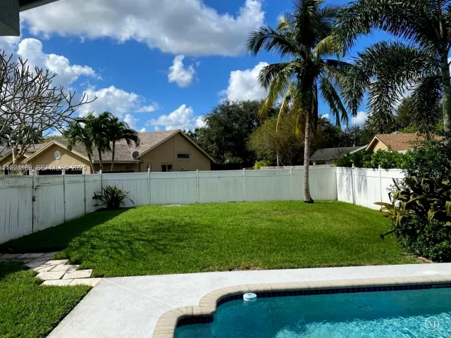 Дом в аренду по адресу 8965 SW 59th Ct 0 - фото 6884344