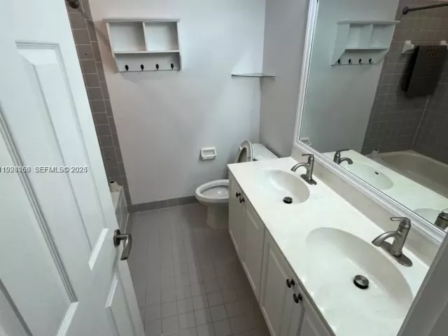 Дом в аренду по адресу 8965 SW 59th Ct 0 - фото 6884338