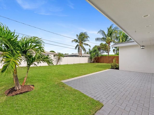 Продажа дома по адресу 521 NE 32nd Street - фото 6894860