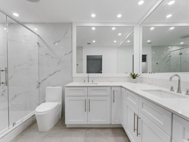 Продажа дома по адресу 521 NE 32nd Street - фото 6894862