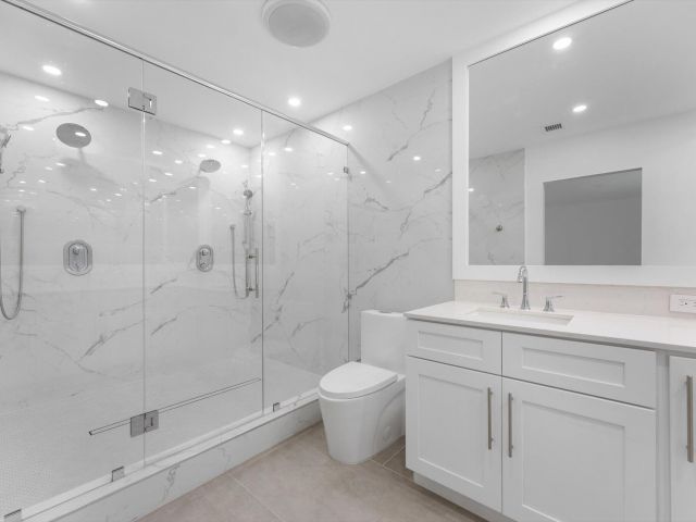 Продажа дома по адресу 521 NE 32nd Street - фото 6894865