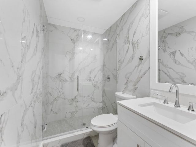 Продажа дома по адресу 521 NE 32nd Street - фото 6894867