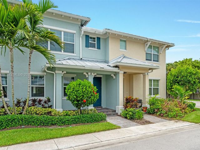 Дом в аренду по адресу 1190 Eucalyptus Dr 5 - фото 6878675