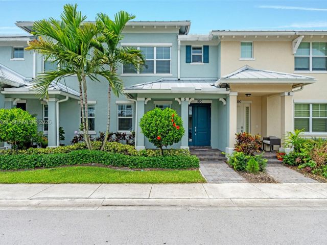 Дом в аренду по адресу 1190 Eucalyptus Dr 5 - фото 6878676