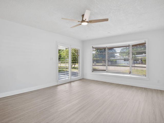 Продажа дома по адресу 208 NE 14th Avenue - фото 6898614