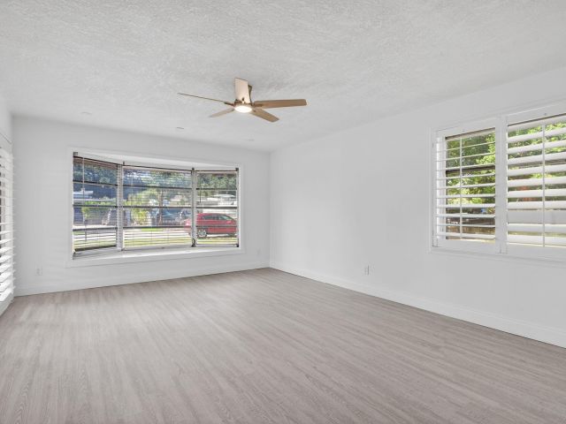 Продажа дома по адресу 208 NE 14th Avenue - фото 6898615