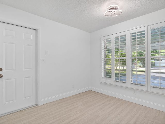 Продажа дома по адресу 208 NE 14th Avenue - фото 6898616