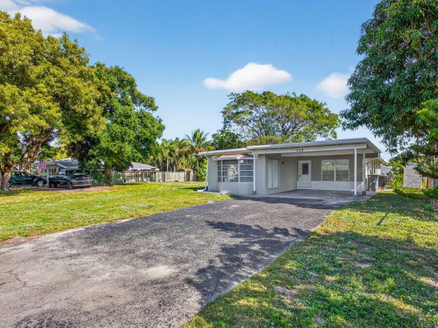 Продажа дома по адресу 208 NE 14th Avenue - фото 6898621