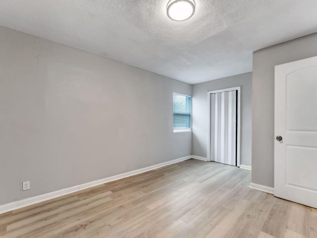 Дом в аренду по адресу 172 W 15th Street 1 - фото 6893561