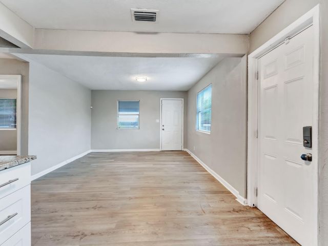 Дом в аренду по адресу 172 W 15th Street 1 - фото 6893573