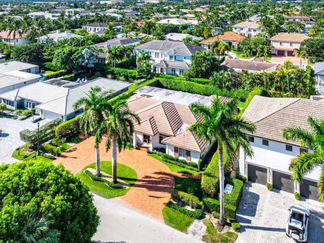 Дом в аренду по адресу 2121 Areca Palm Road - фото 6894555