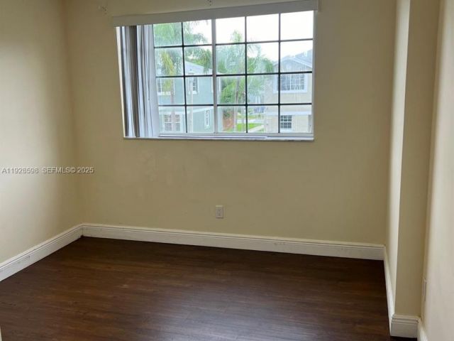 Дом в аренду по адресу 4979 SW 123rd Ter - фото 6881626