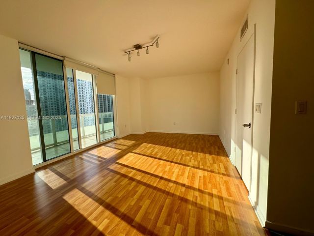 Продажа квартиры #1703 - фото 7444330