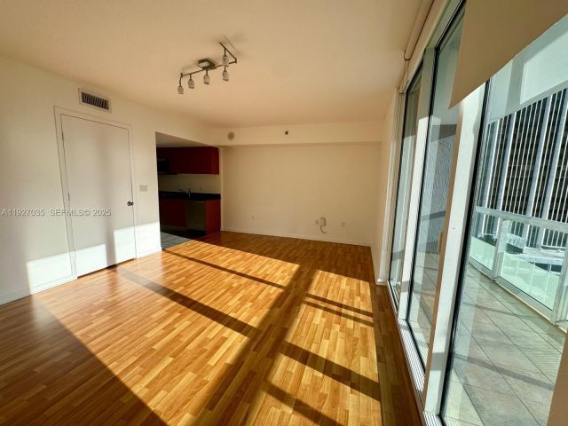 Продажа квартиры #1703 - фото 7444333