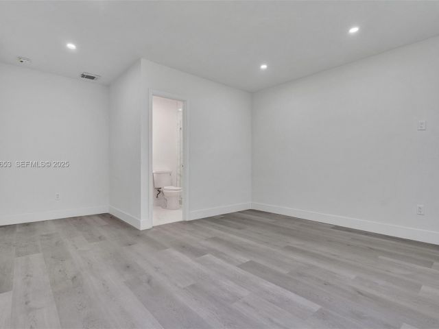 Продажа дома по адресу 1041 NE 169th St - фото 7445674