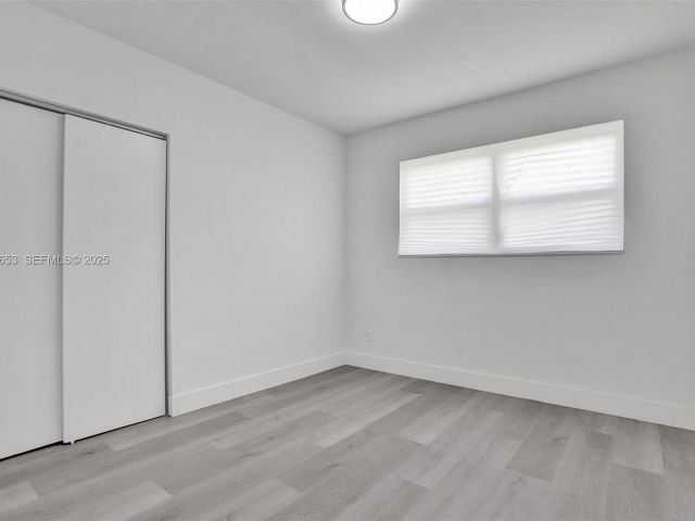 Продажа дома по адресу 1041 NE 169th St - фото 7445678