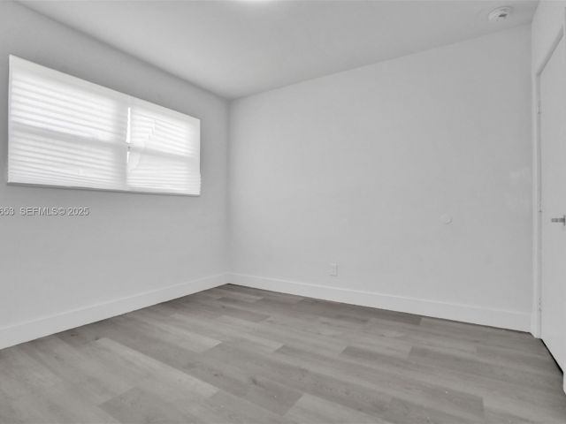 Продажа дома по адресу 1041 NE 169th St - фото 7445681