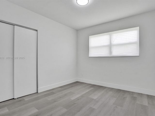 Продажа дома по адресу 1041 NE 169th St - фото 7445683