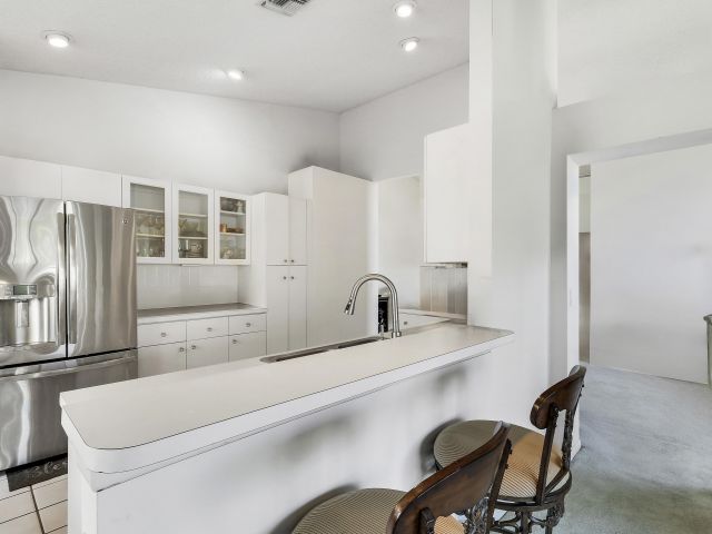 Продажа дома по адресу 4969 Broadstone Circle - фото 6895678