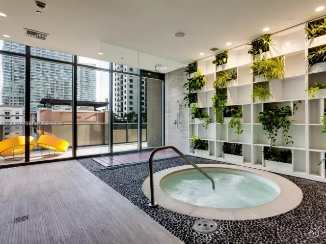 Продажа квартиры #2805 - фото 6881348