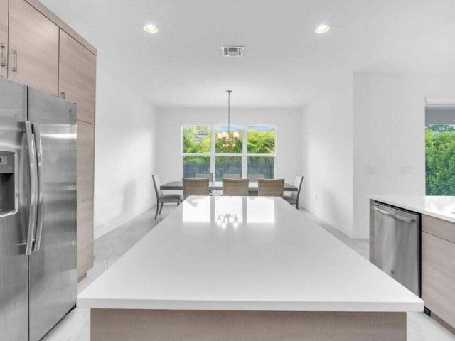 Дом в аренду по адресу 15395 Green River Court - фото 6882566